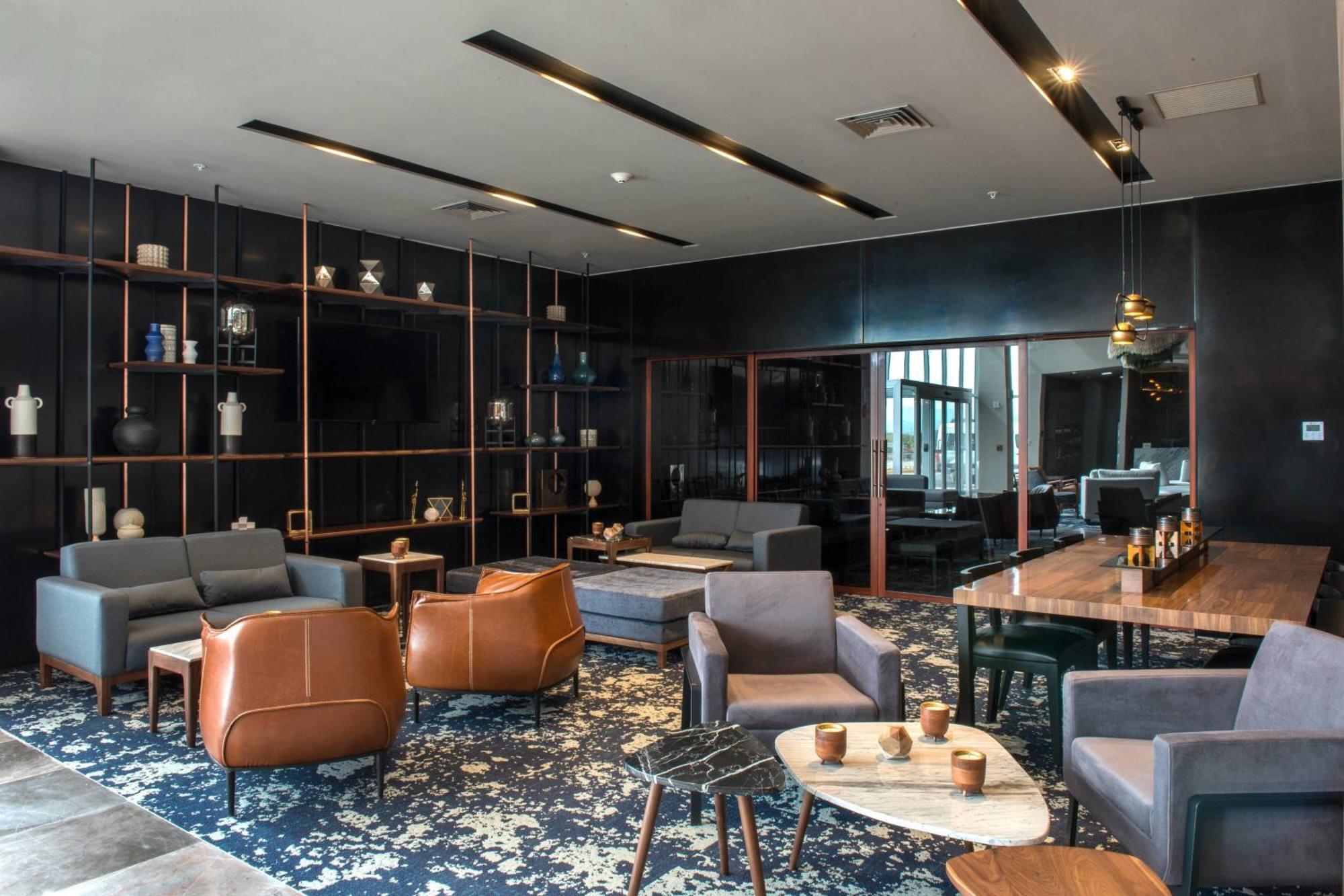 Courtyard By Marriott San Luis Potosi, Los Lagos Экстерьер фото