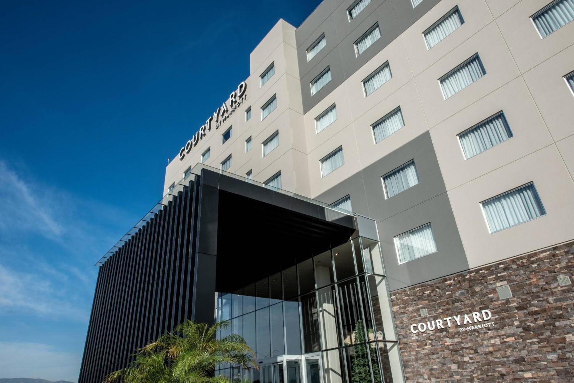 Courtyard By Marriott San Luis Potosi, Los Lagos Экстерьер фото